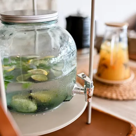 Hresc M Гостевой дом 4*